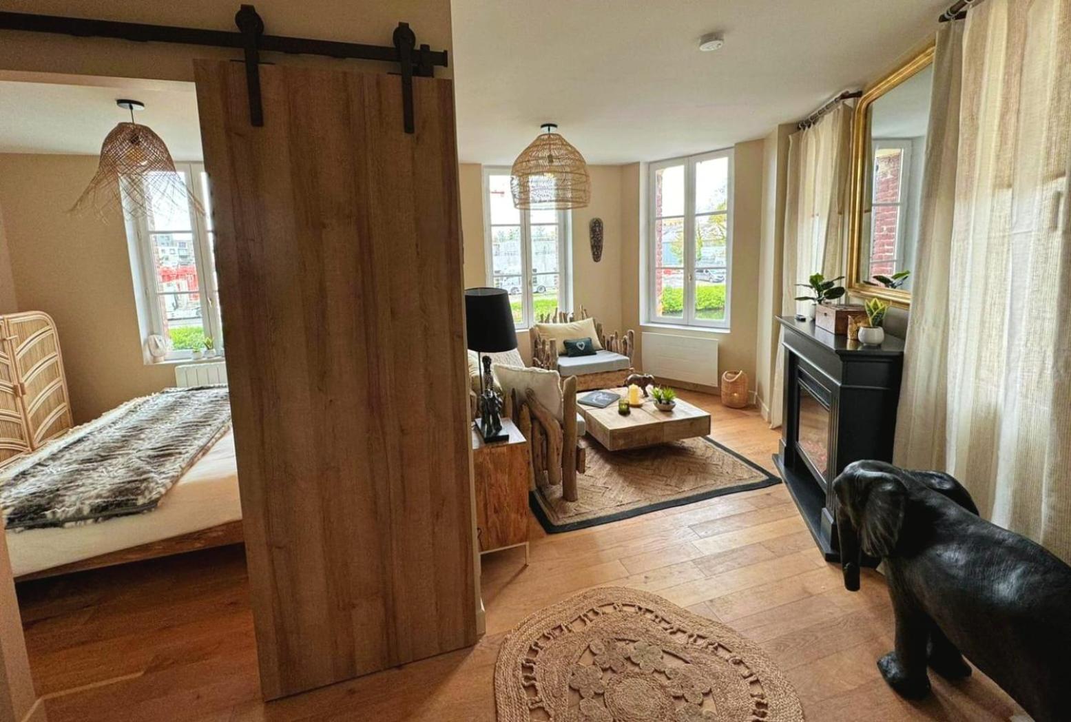 Duplex Safari Jusqu'a 4 Personnes, Spa, Cinema Et Lit Sous Les Arbres, Day Use, 10 Min Centre Apartment Amiens